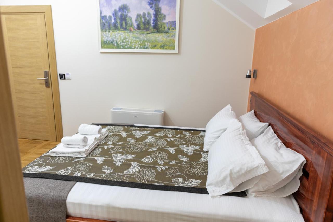 Hotel Kutko Панчево Экстерьер фото